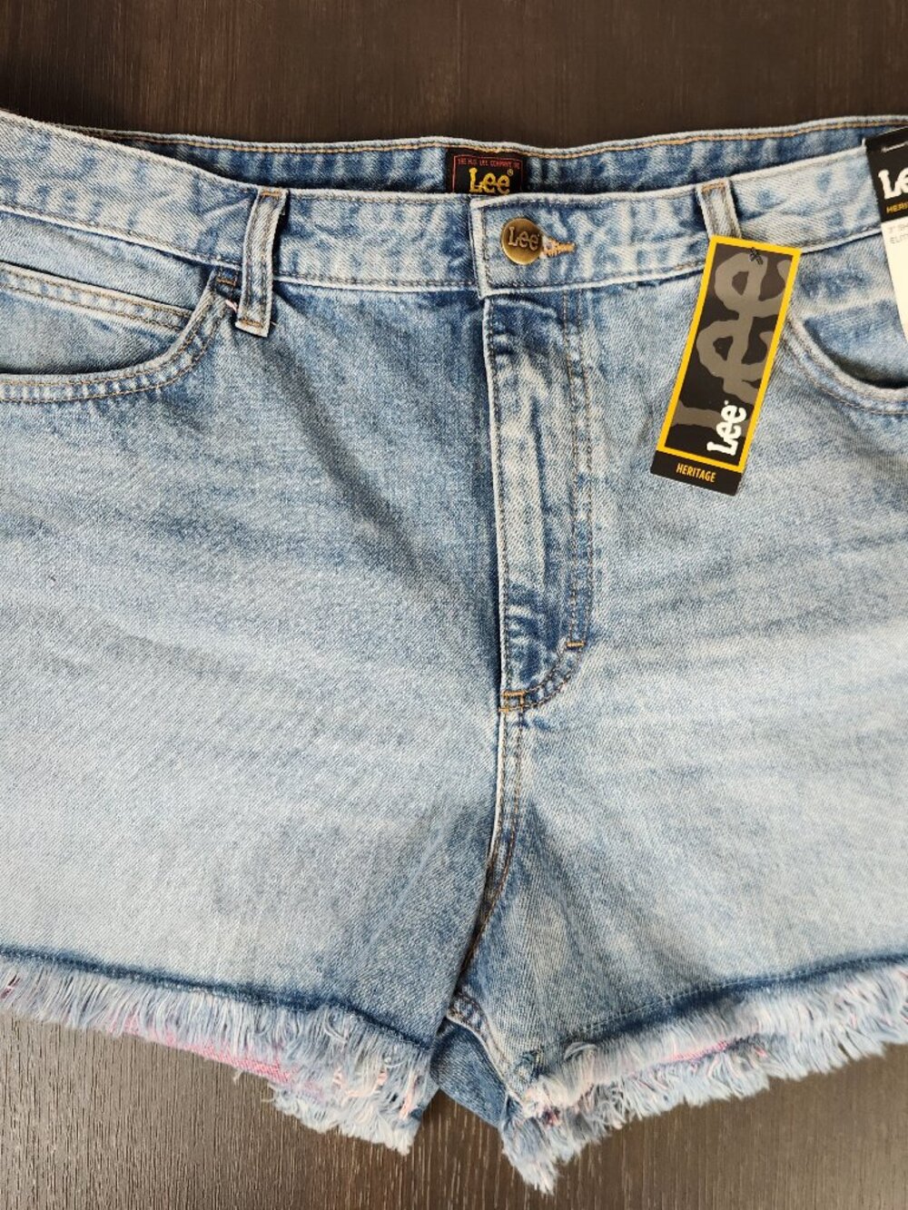 Lee Heritage Women’s 3” Denim Shorts NWT Size 18 Light Wash Raw Hem